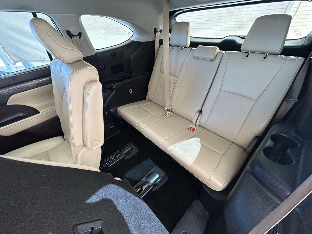 used 2021 Toyota Highlander car, priced at $26,573