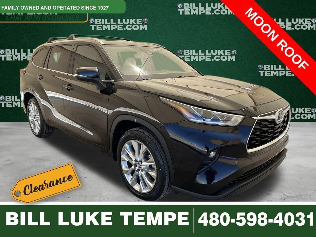 used 2021 Toyota Highlander car, priced at $26,573