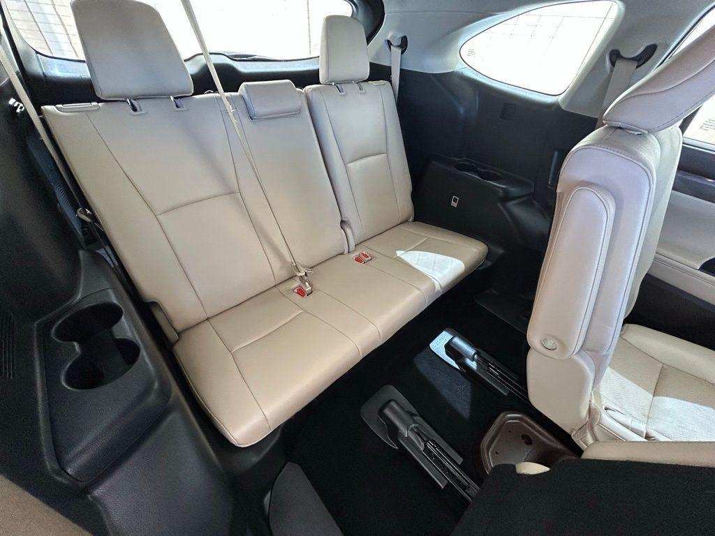 used 2021 Toyota Highlander car, priced at $26,573