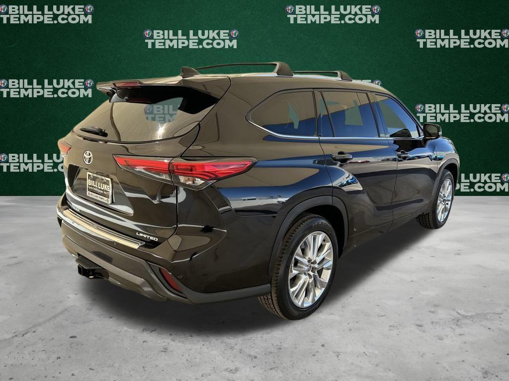 used 2021 Toyota Highlander car, priced at $26,573