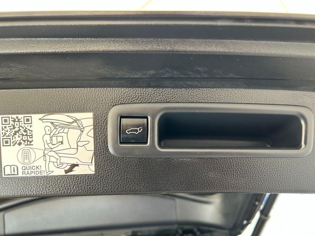 used 2021 Toyota Highlander car, priced at $26,573