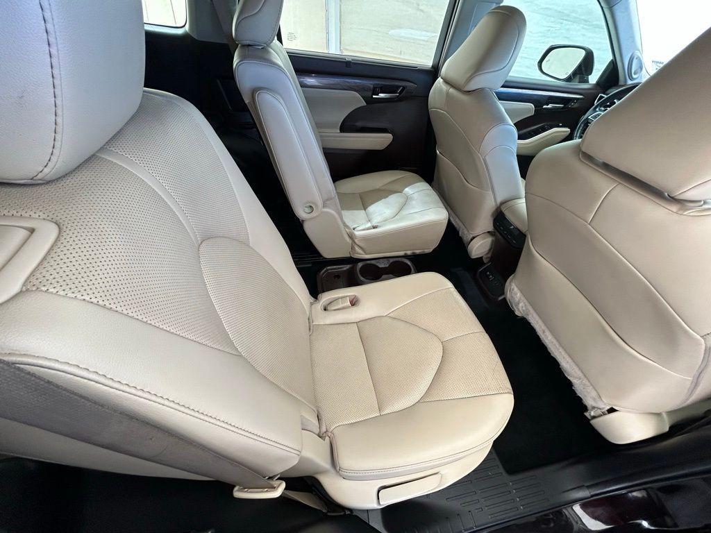 used 2021 Toyota Highlander car, priced at $26,573