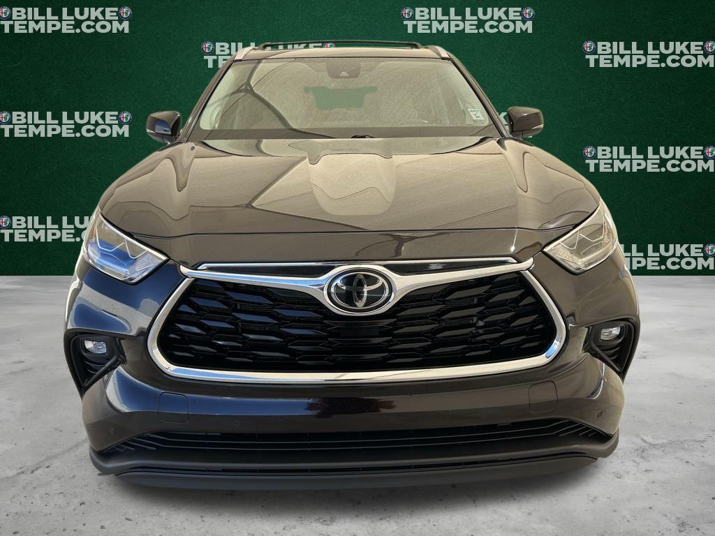 used 2021 Toyota Highlander car, priced at $26,573