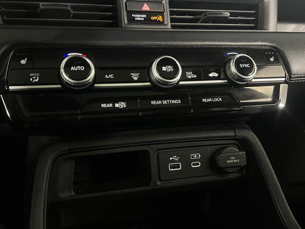 used 2025 Honda Pilot car, priced at $39,373