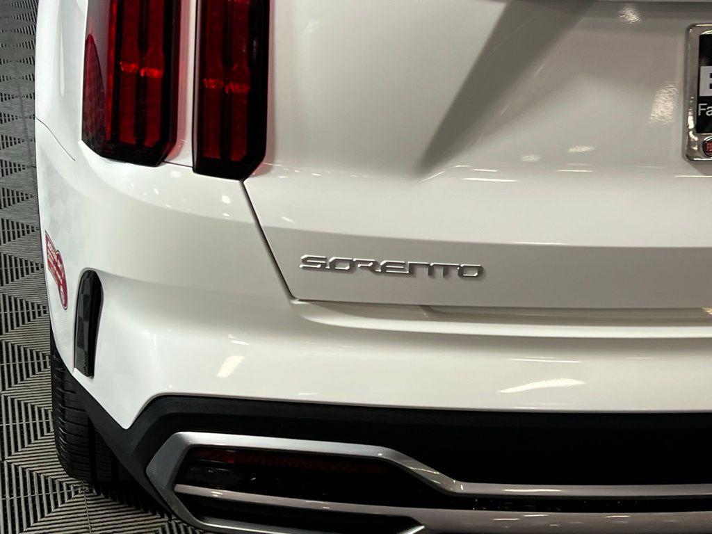 used 2023 Kia Sorento Plug-In Hybrid car, priced at $31,175