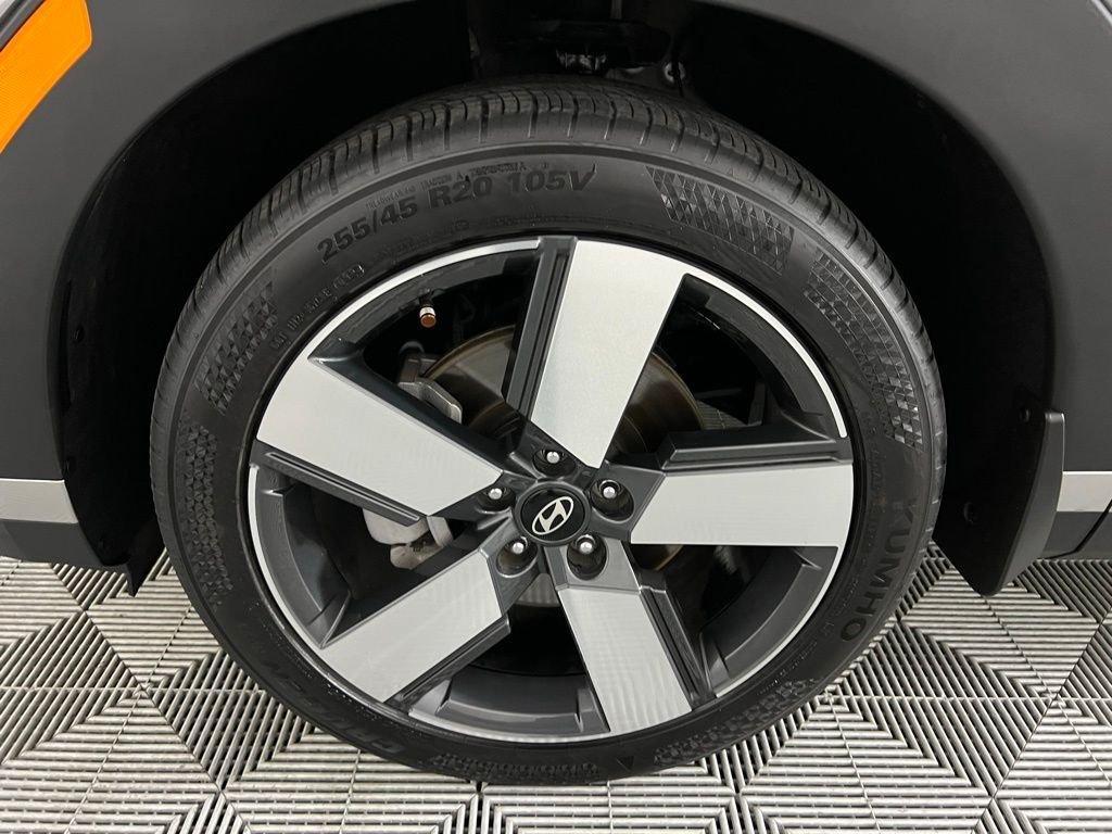 used 2024 Hyundai Santa Fe car, priced at $31,275