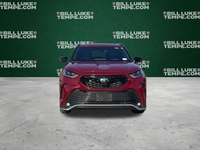 used 2022 Toyota Highlander car, priced at $42,073