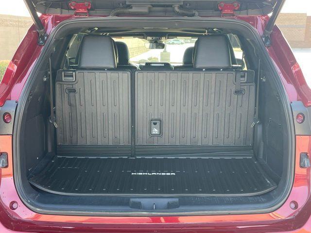 used 2022 Toyota Highlander car, priced at $42,073