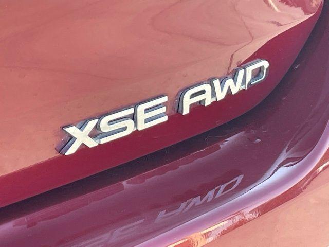 used 2022 Toyota Highlander car, priced at $42,073
