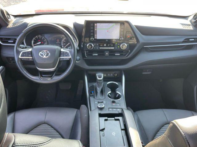 used 2022 Toyota Highlander car, priced at $42,073