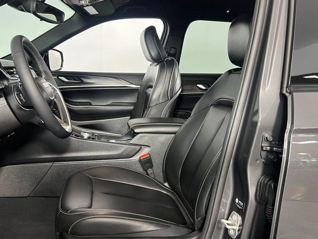 used 2024 Jeep Grand Cherokee car, priced at $34,473