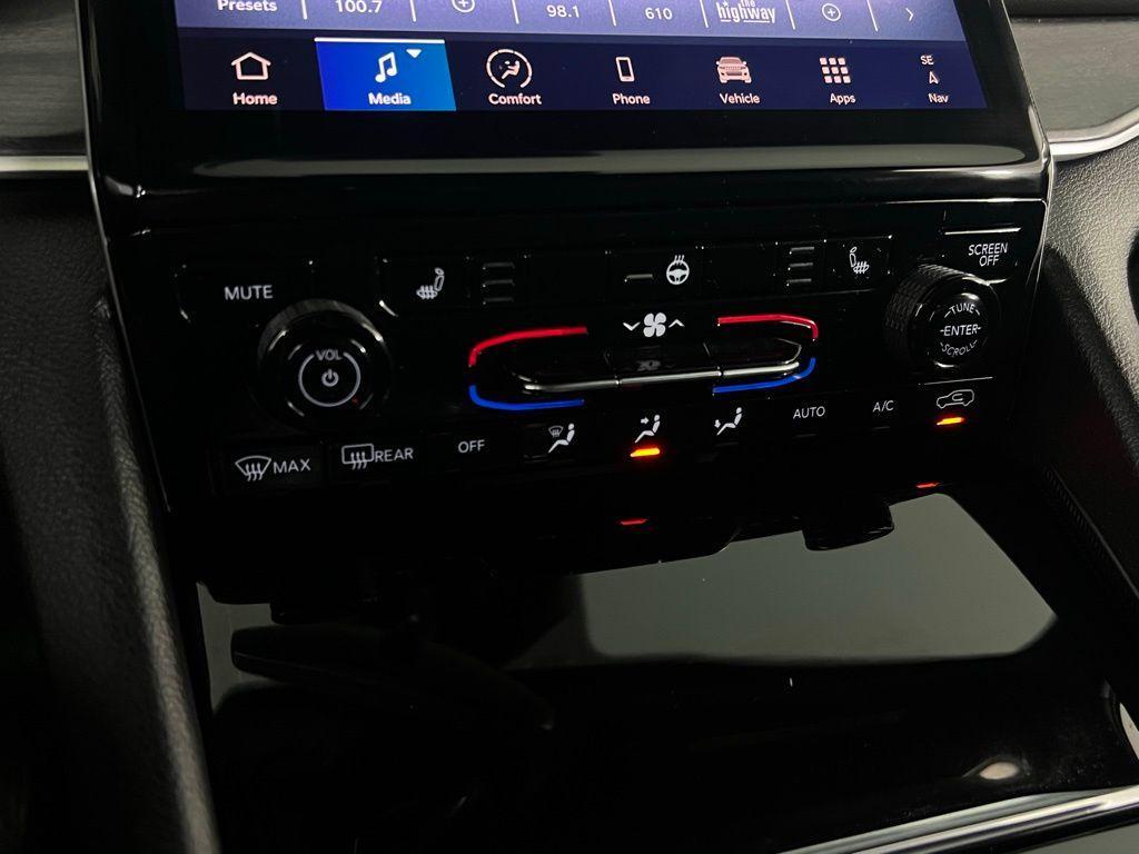 used 2024 Jeep Grand Cherokee car, priced at $34,473