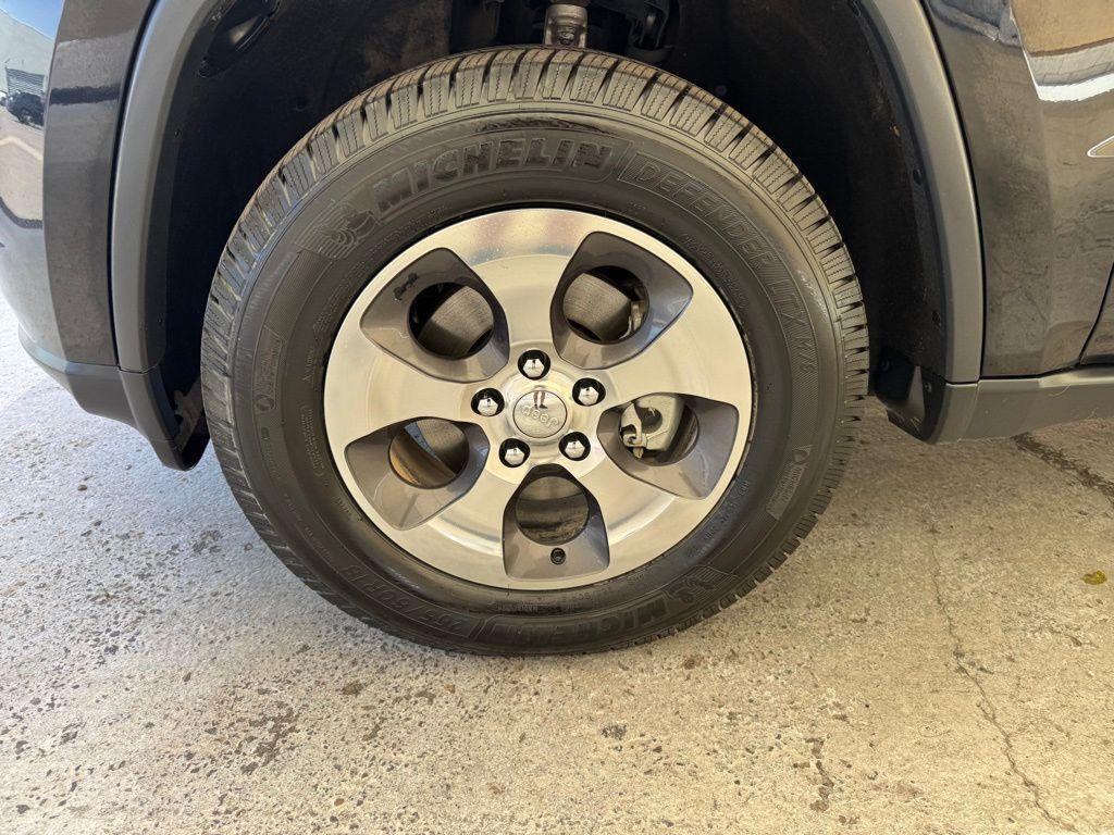 used 2017 Jeep Grand Cherokee car, priced at $13,388