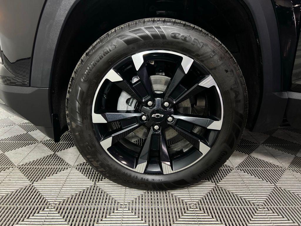 used 2025 Chevrolet Equinox car, priced at $31,073