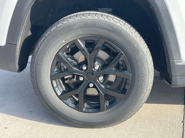 used 2024 Jeep Grand Cherokee car, priced at $30,073