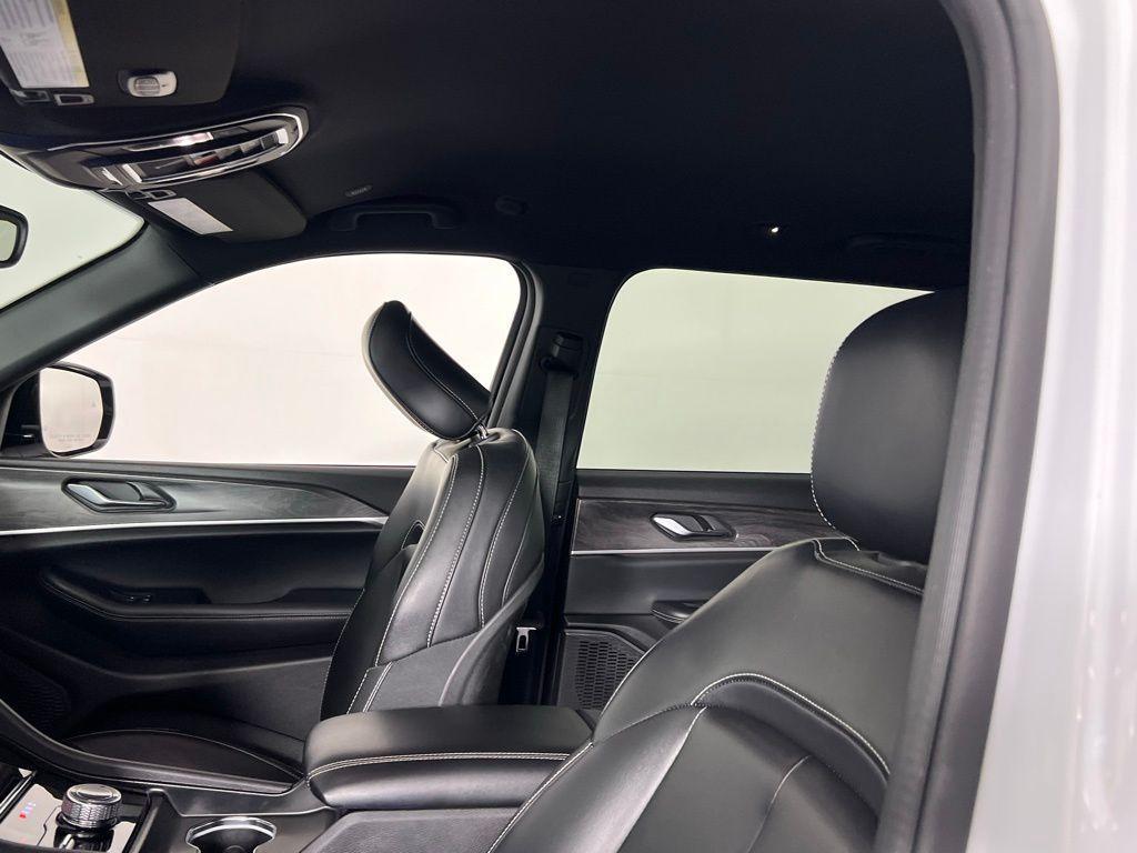 used 2024 Jeep Grand Cherokee L car, priced at $28,973