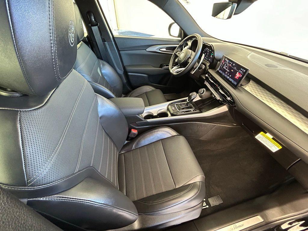 new 2024 Alfa Romeo Tonale car, priced at $34,190