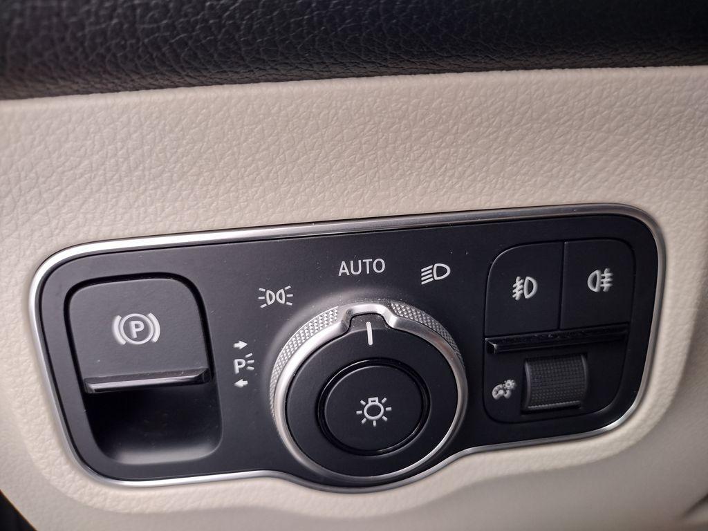 used 2021 Mercedes-Benz GLB 250 car, priced at $27,980