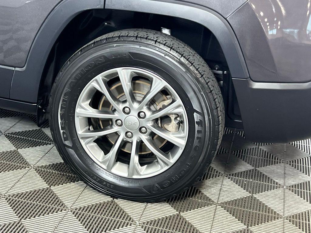used 2021 Jeep Cherokee car, priced at $24,173