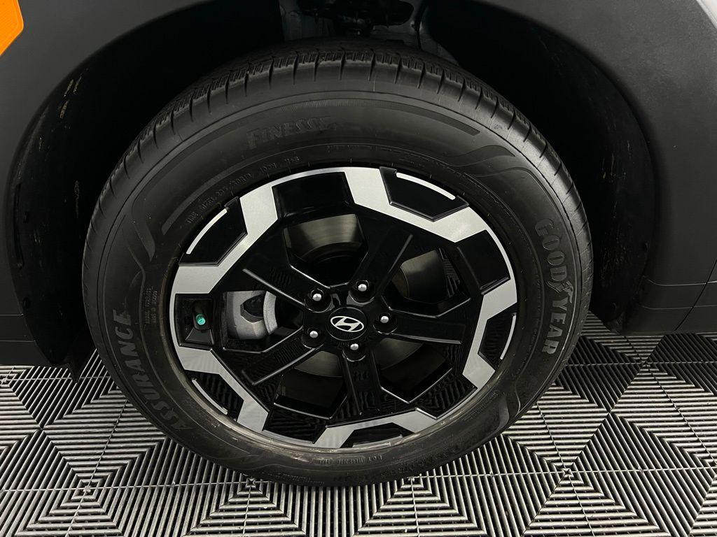 used 2024 Hyundai Santa Fe car, priced at $25,975