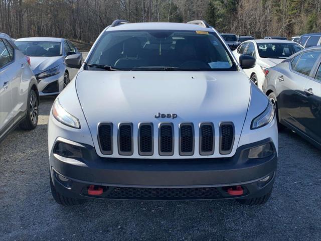 used 2015 Jeep Cherokee car, priced at $10,999