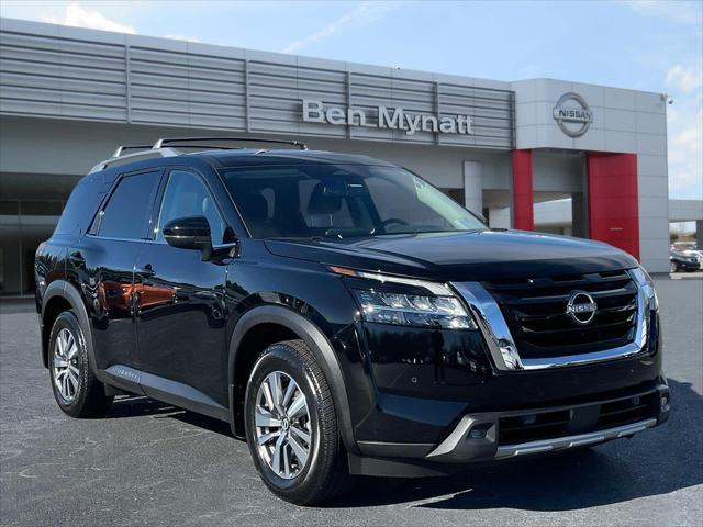 used 2022 Nissan Pathfinder car, priced at $29,999