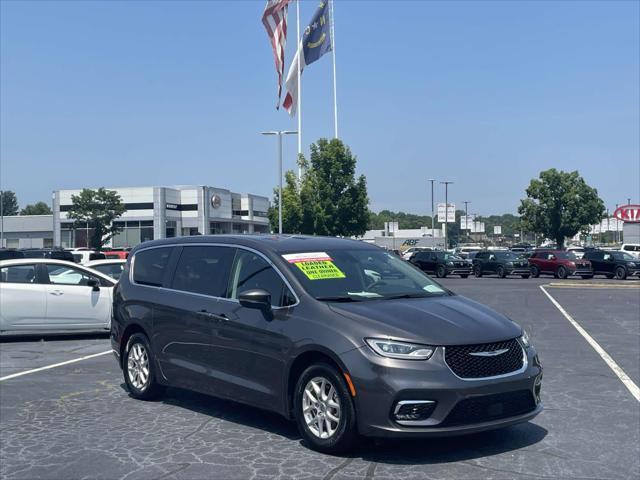 used 2023 Chrysler Pacifica car, priced at $25,999