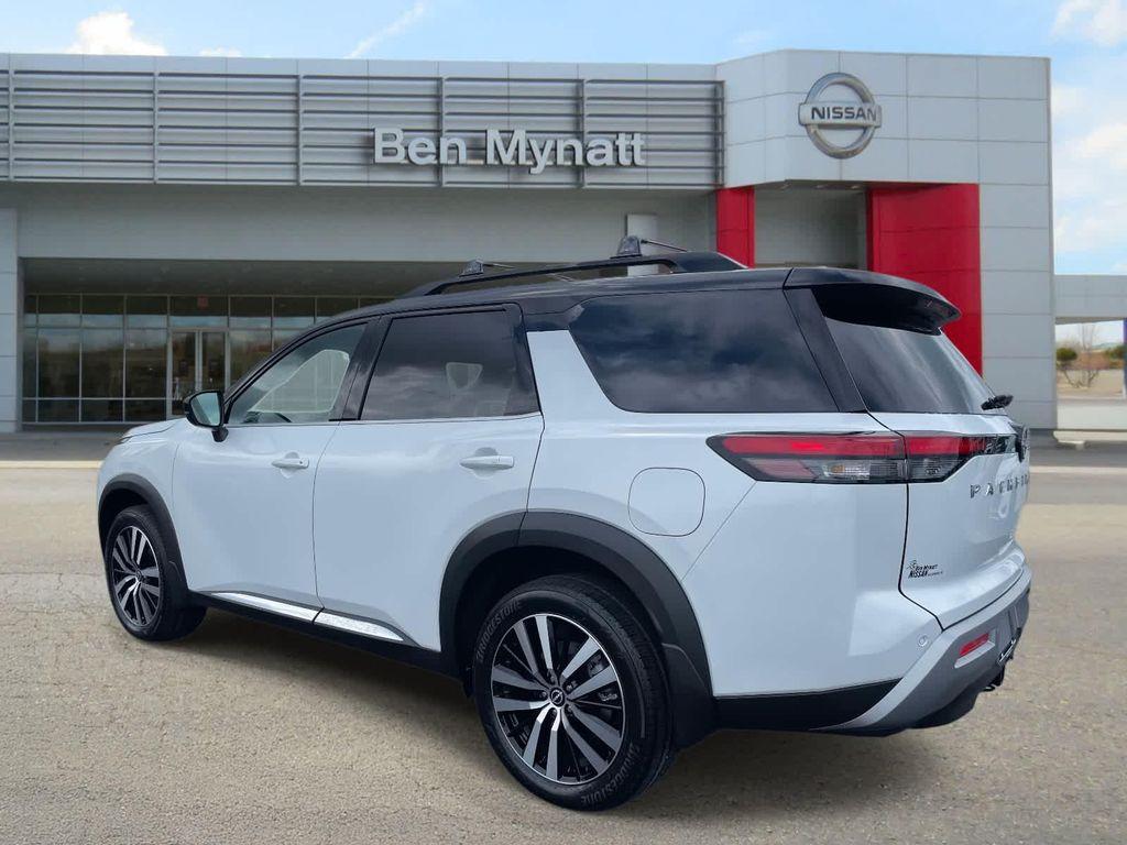 new 2025 Nissan Pathfinder car, priced at $46,510