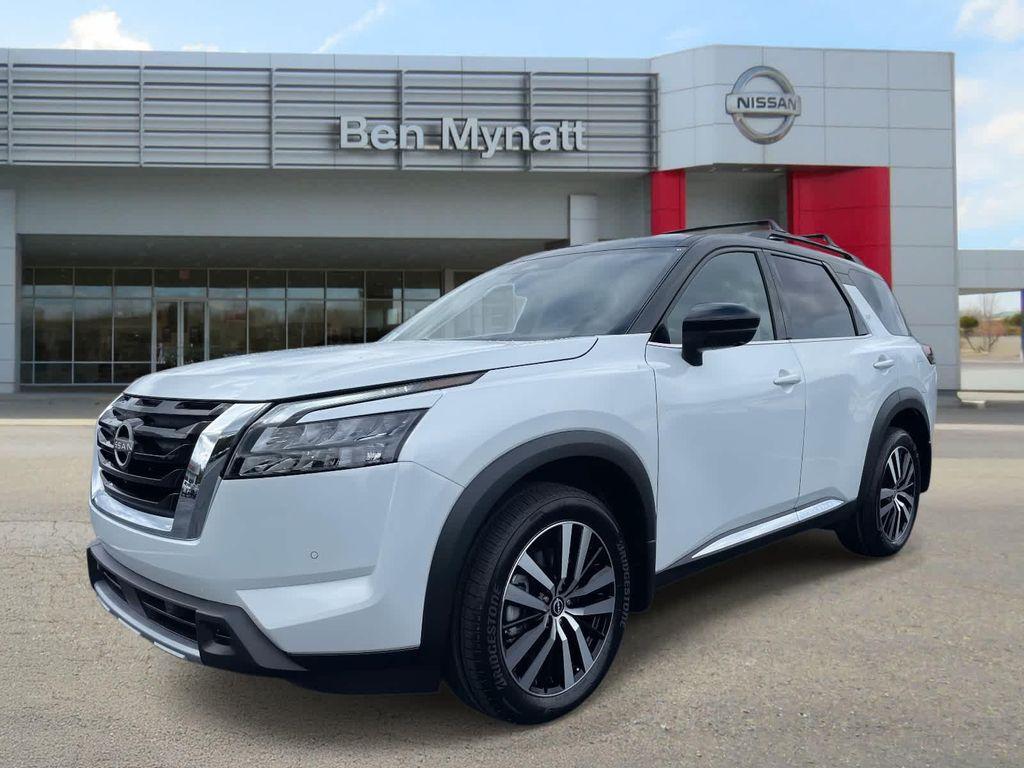 new 2025 Nissan Pathfinder car, priced at $46,510