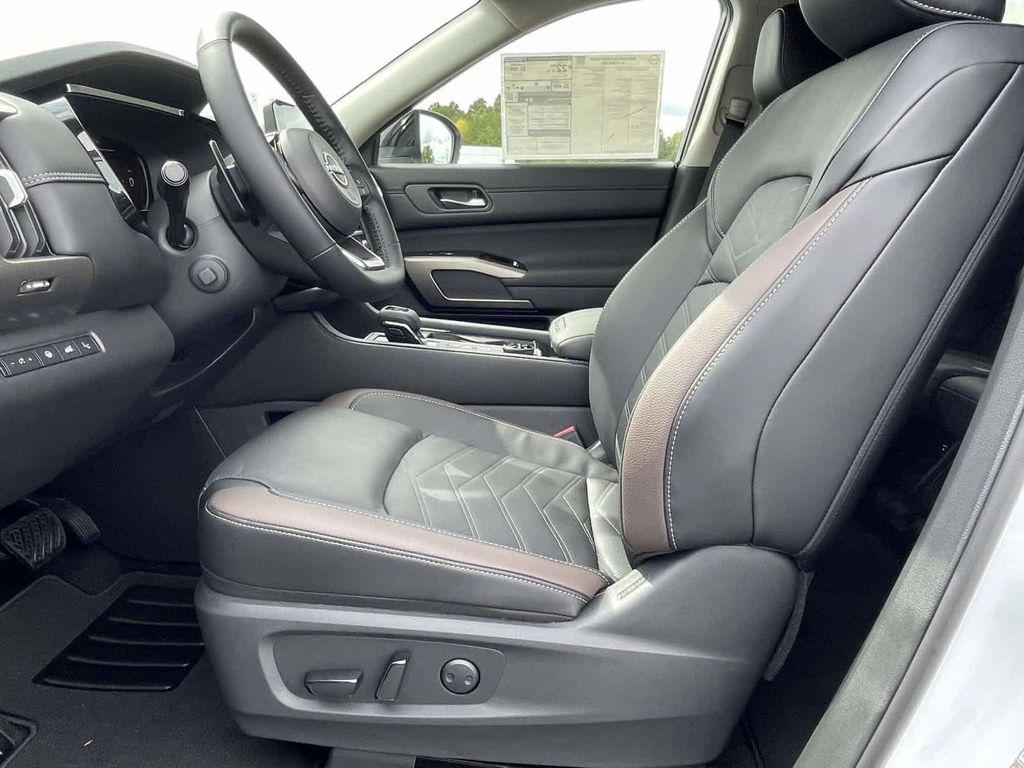 new 2025 Nissan Pathfinder car, priced at $46,510