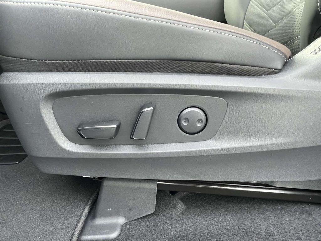 new 2025 Nissan Pathfinder car, priced at $46,510