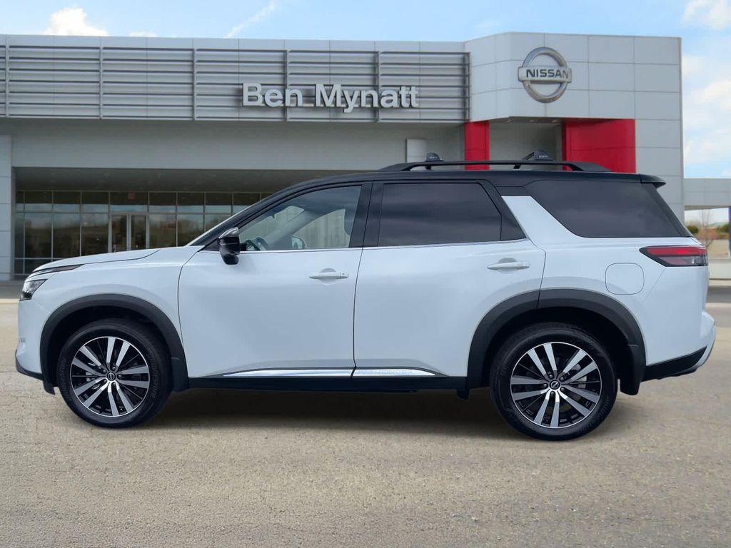 new 2025 Nissan Pathfinder car, priced at $46,510