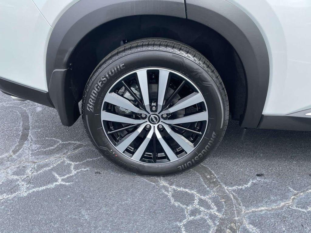 new 2025 Nissan Pathfinder car, priced at $46,510