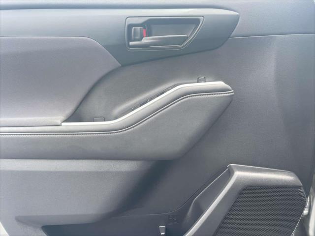 used 2021 Toyota Highlander car, priced at $25,988