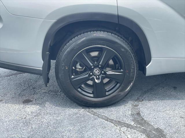 used 2021 Toyota Highlander car, priced at $25,988