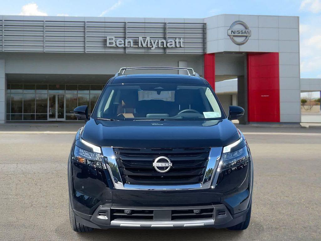 new 2025 Nissan Pathfinder car, priced at $48,456