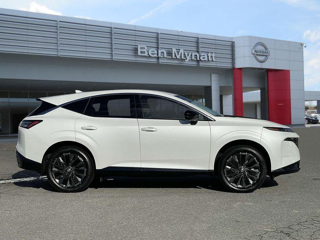 new 2025 Nissan Murano car, priced at $45,179