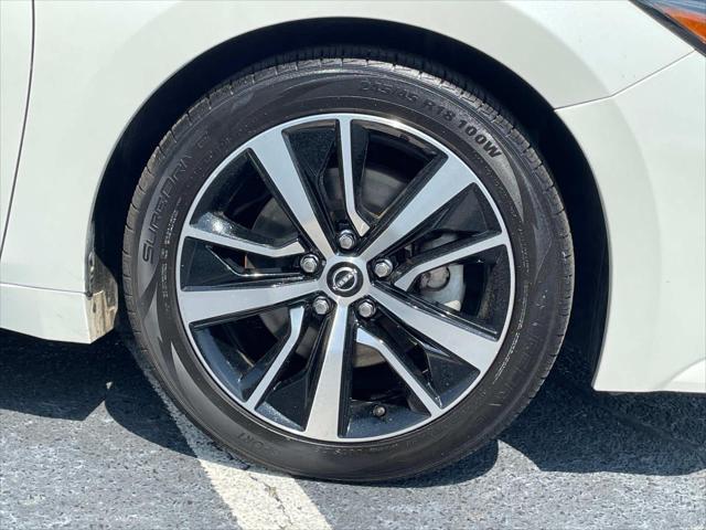 used 2023 Nissan Maxima car, priced at $24,976