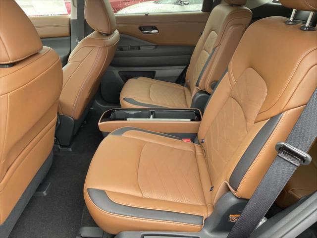 new 2025 Nissan Pathfinder car, priced at $47,407