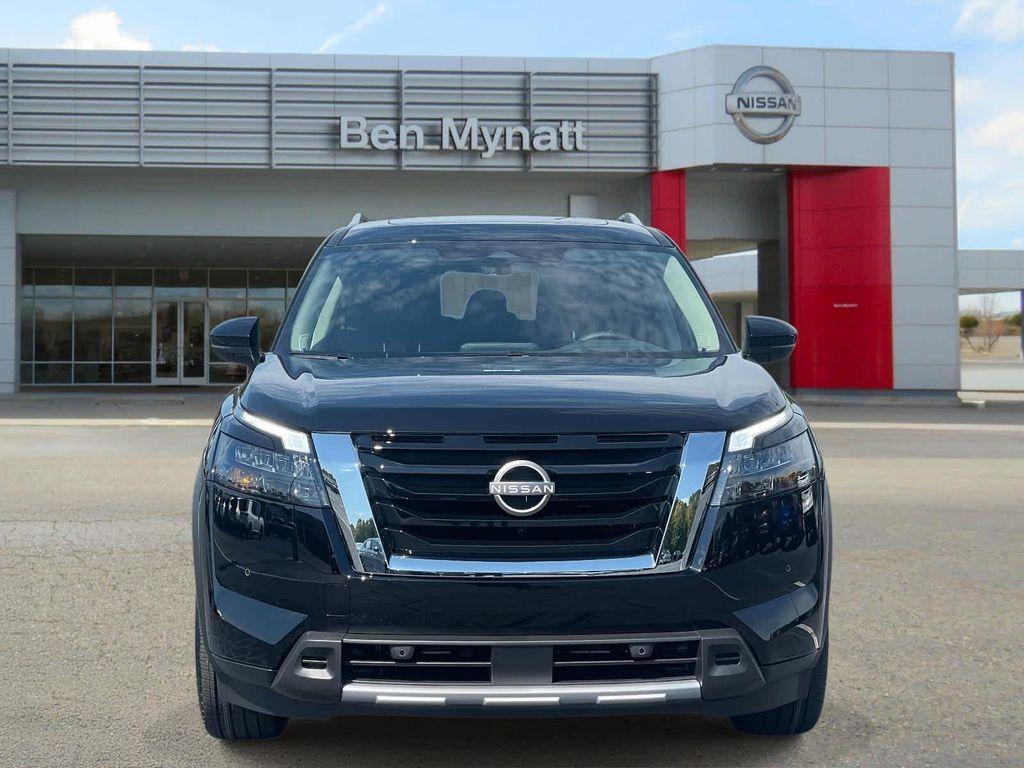 new 2025 Nissan Pathfinder car, priced at $45,299