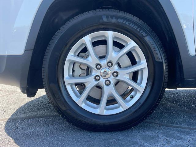 used 2018 Jeep Cherokee car, priced at $17,977