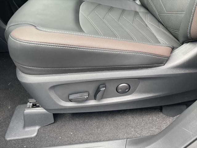new 2025 Nissan Pathfinder car, priced at $46,920