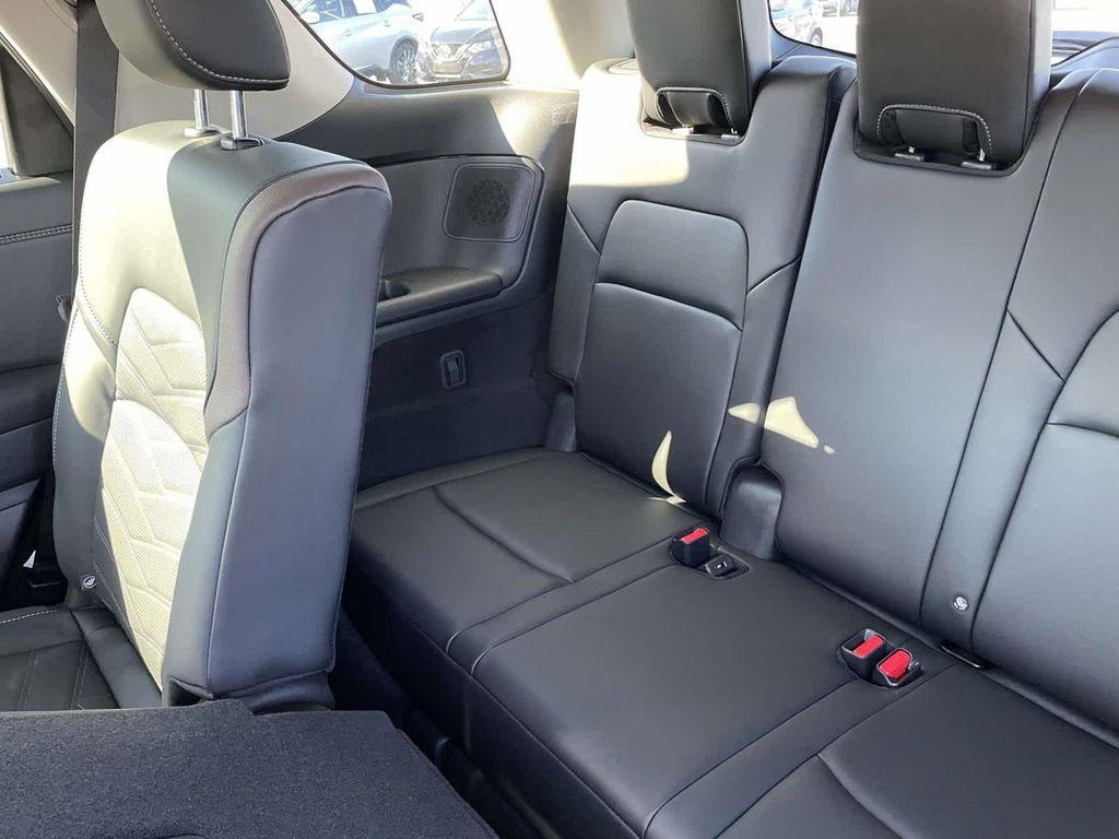 new 2025 Nissan Pathfinder car, priced at $45,662