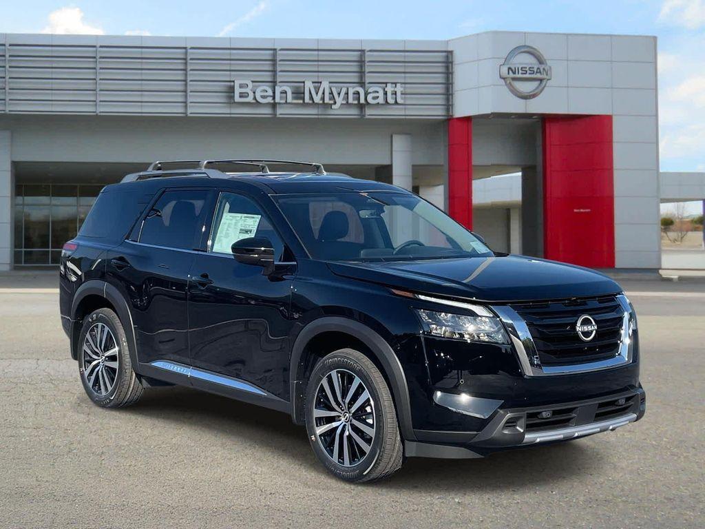 new 2025 Nissan Pathfinder car, priced at $45,662