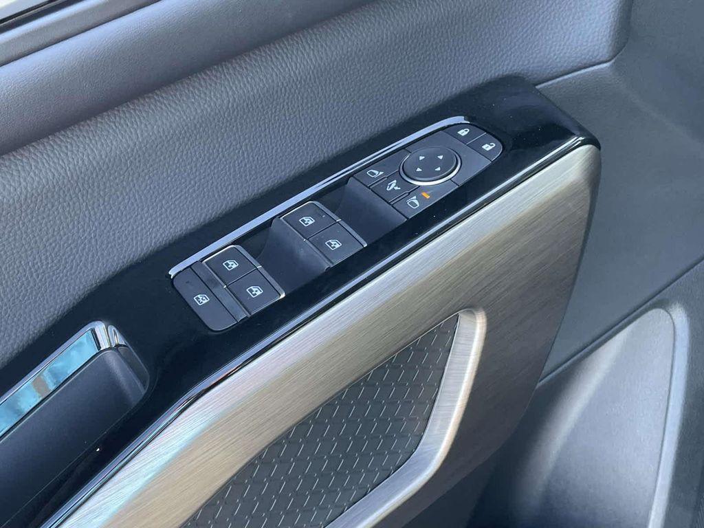 new 2025 Nissan Pathfinder car, priced at $45,662