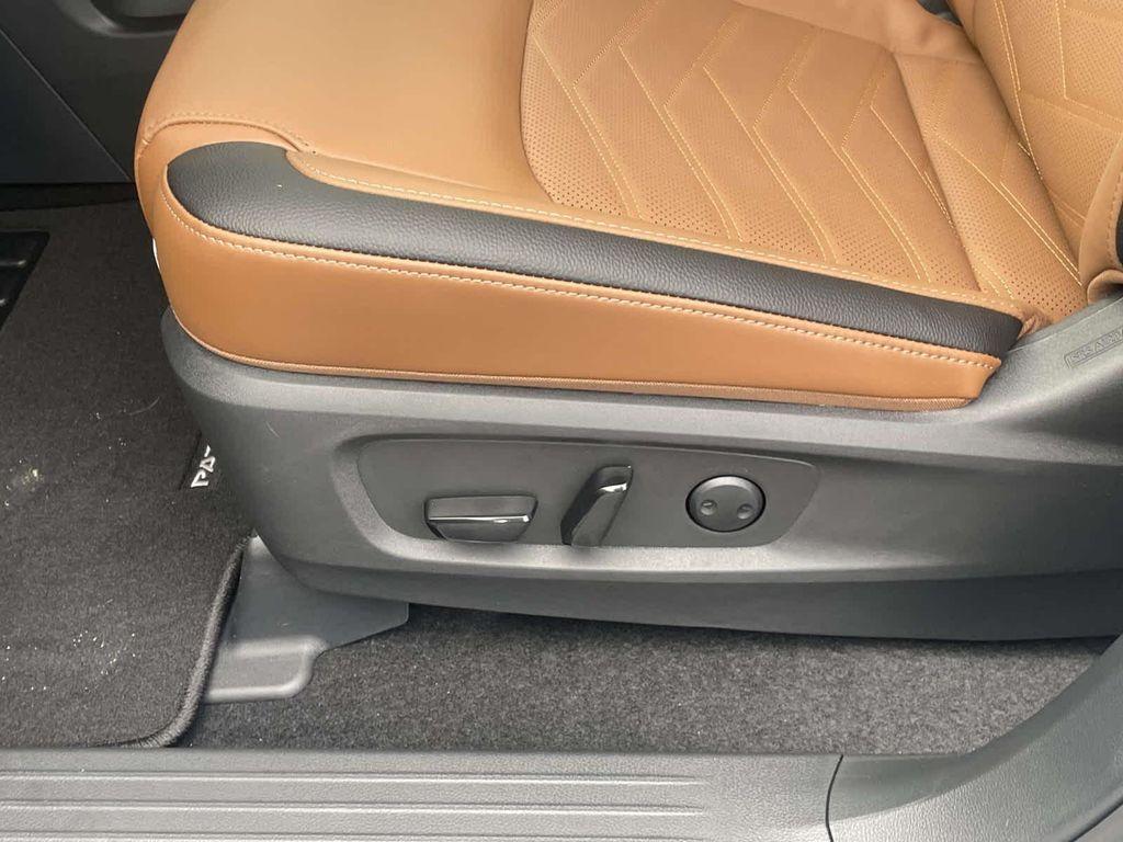 new 2025 Nissan Pathfinder car, priced at $46,553