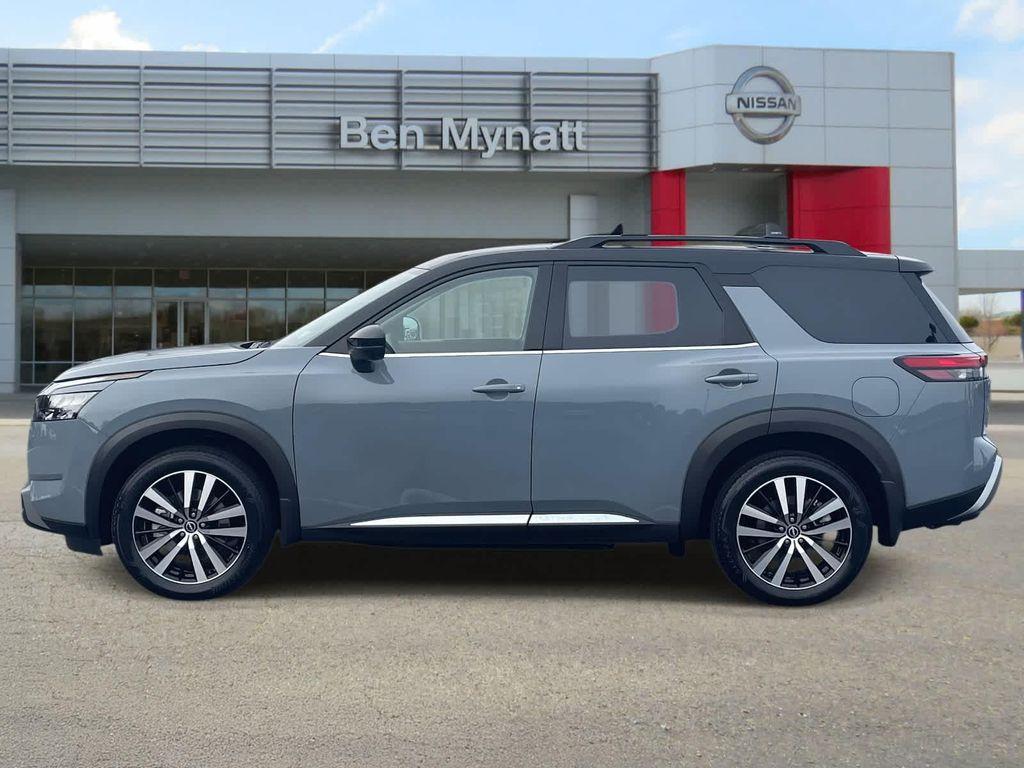 new 2025 Nissan Pathfinder car, priced at $46,553