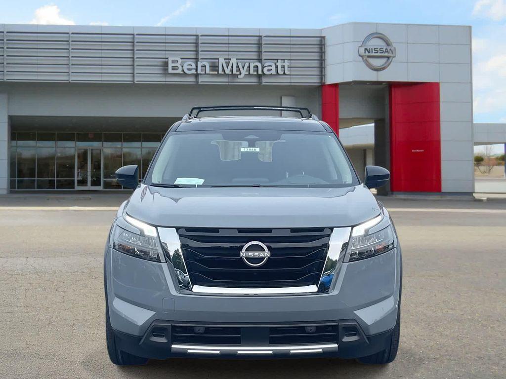new 2025 Nissan Pathfinder car, priced at $46,553