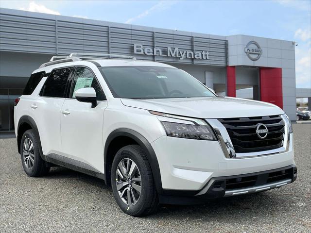 new 2025 Nissan Pathfinder car, priced at $43,956