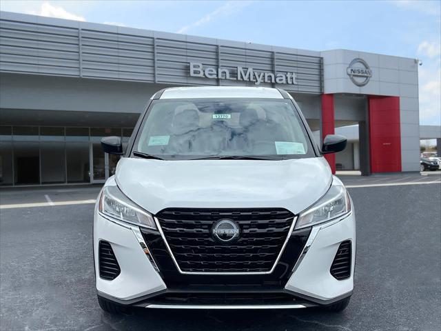 new 2025 Nissan Kicks car, priced at $23,760